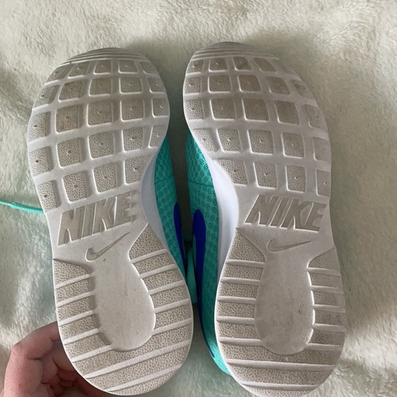 Nike Teal Tanjun Sneakers - Picture 3 of 4